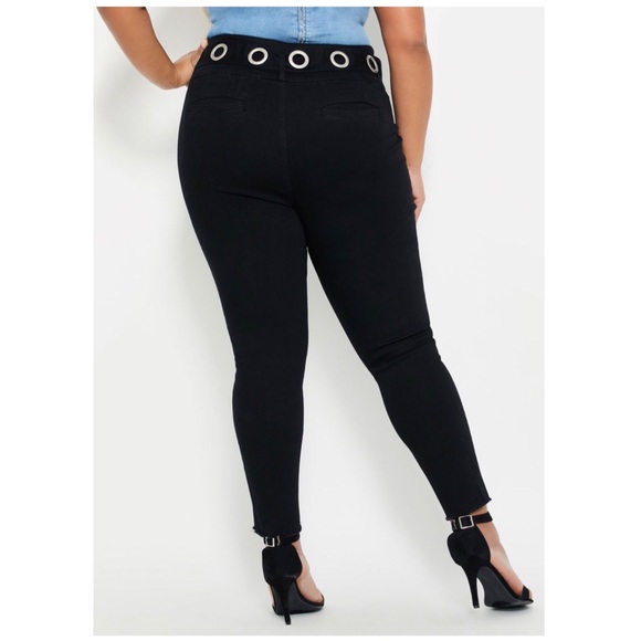 Edgy Grommet Belted Skinny High Waist Jeans - Picture 3 of 6